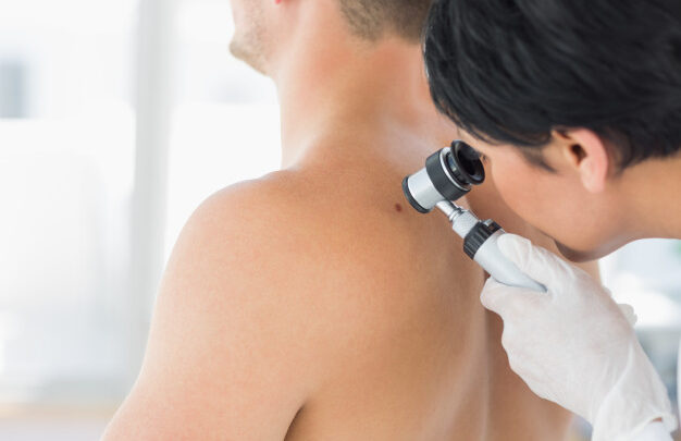 Como encontrar um dermatologista que faz atendimento online?