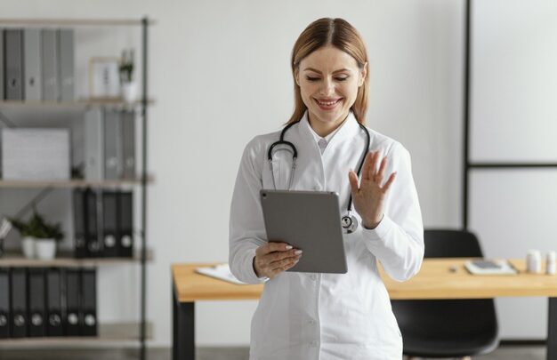Como ser atendido por um dermatologista online em BH?